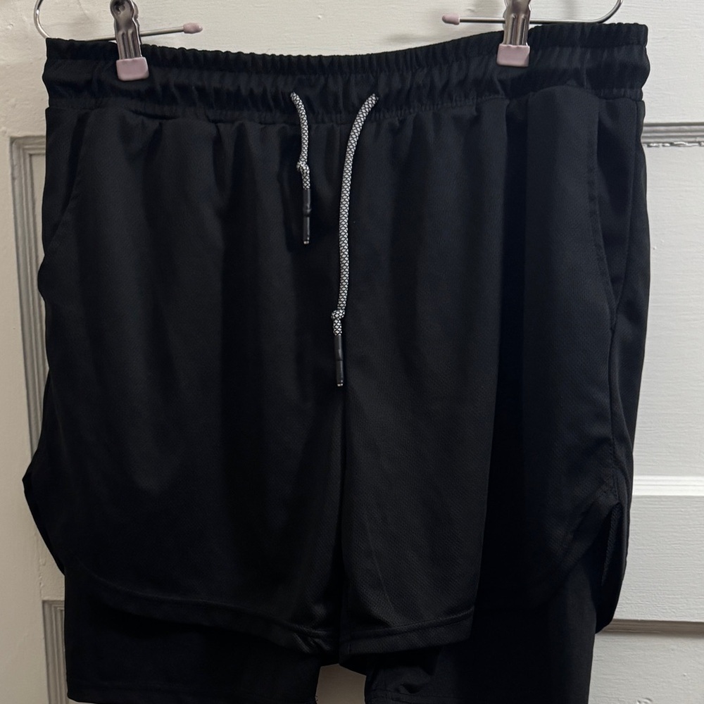 ⭐️Lined Athletic shorts, Amazon brand.